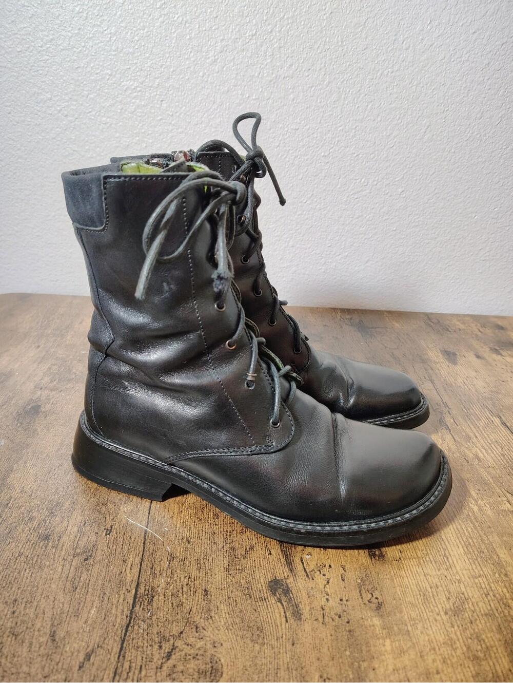 Donald J Pliner Anett Black leather womens lace up boots square toe Sz 5 vibiom